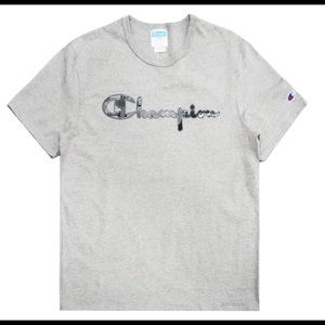 Champion Mens T-Shirt Gray Size Large Embroidered Graphic Logo Tee NWT.
